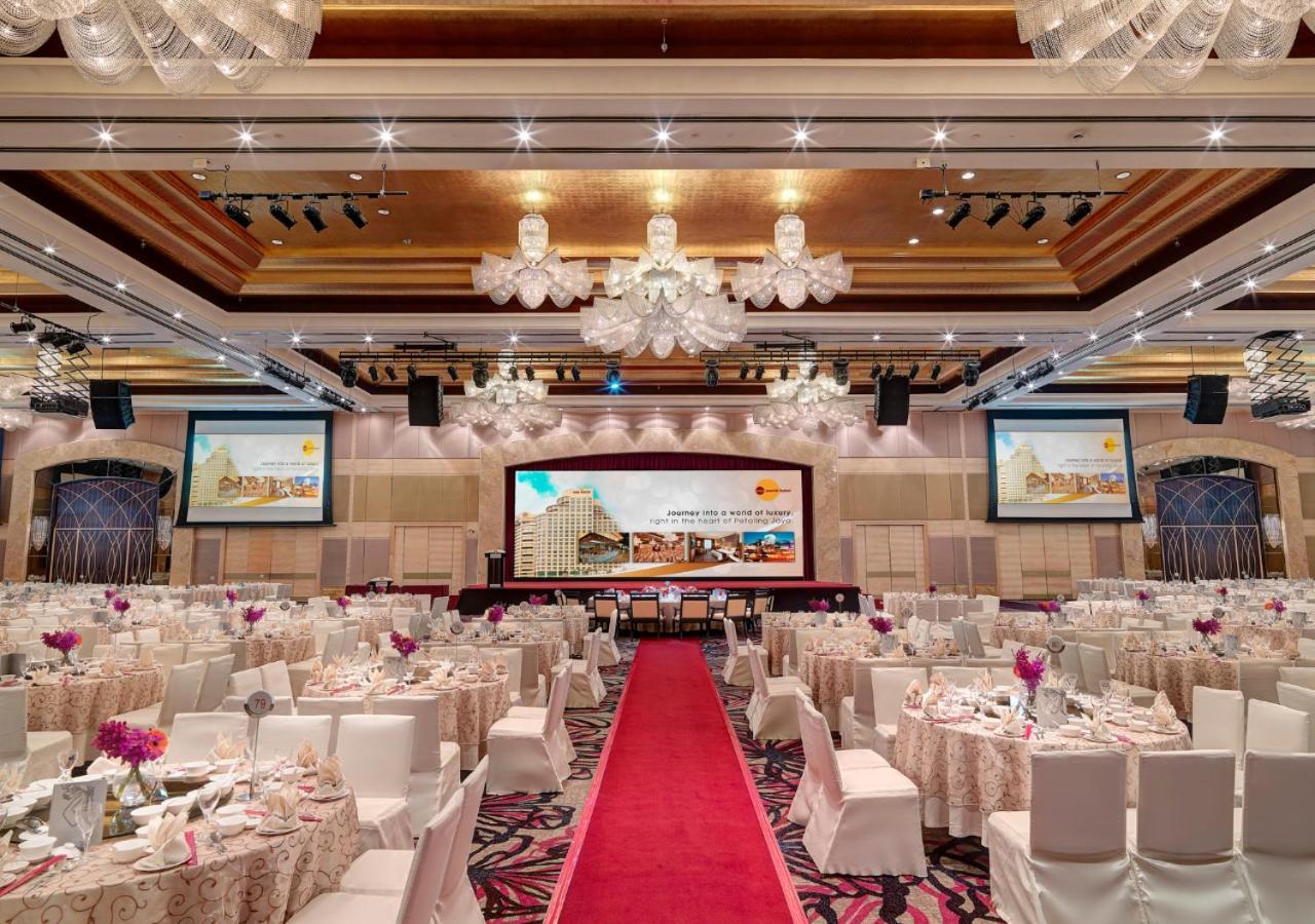 One World Hotel Petaling Jaya Exterior foto The ballroom of the hotel